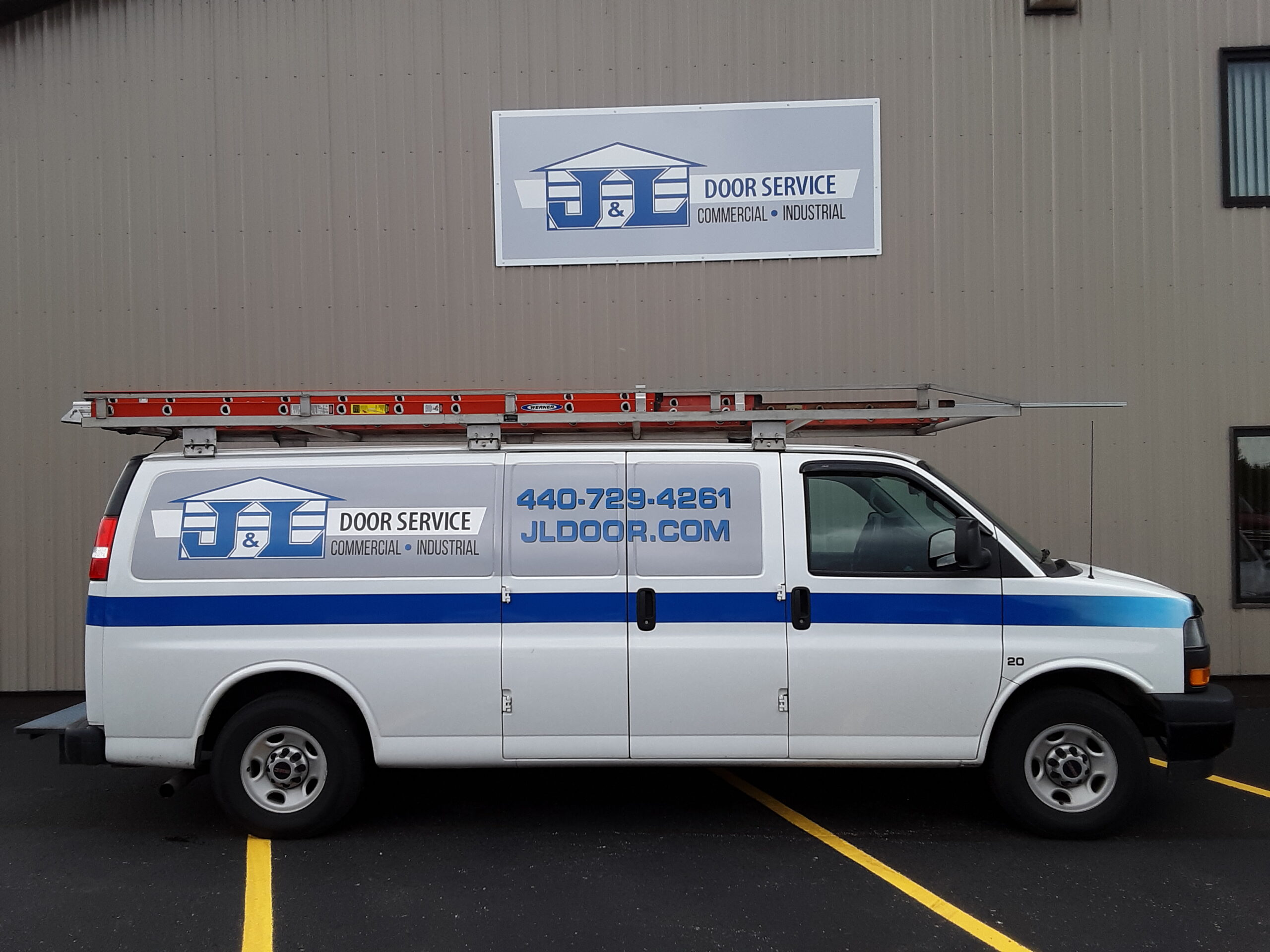Commercial Doors, Roll Up Garage Doors, Overhead Doors in Cleveland, OH